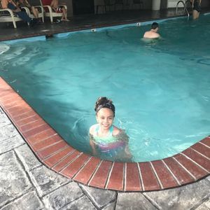 Meet your Posher, Nelly